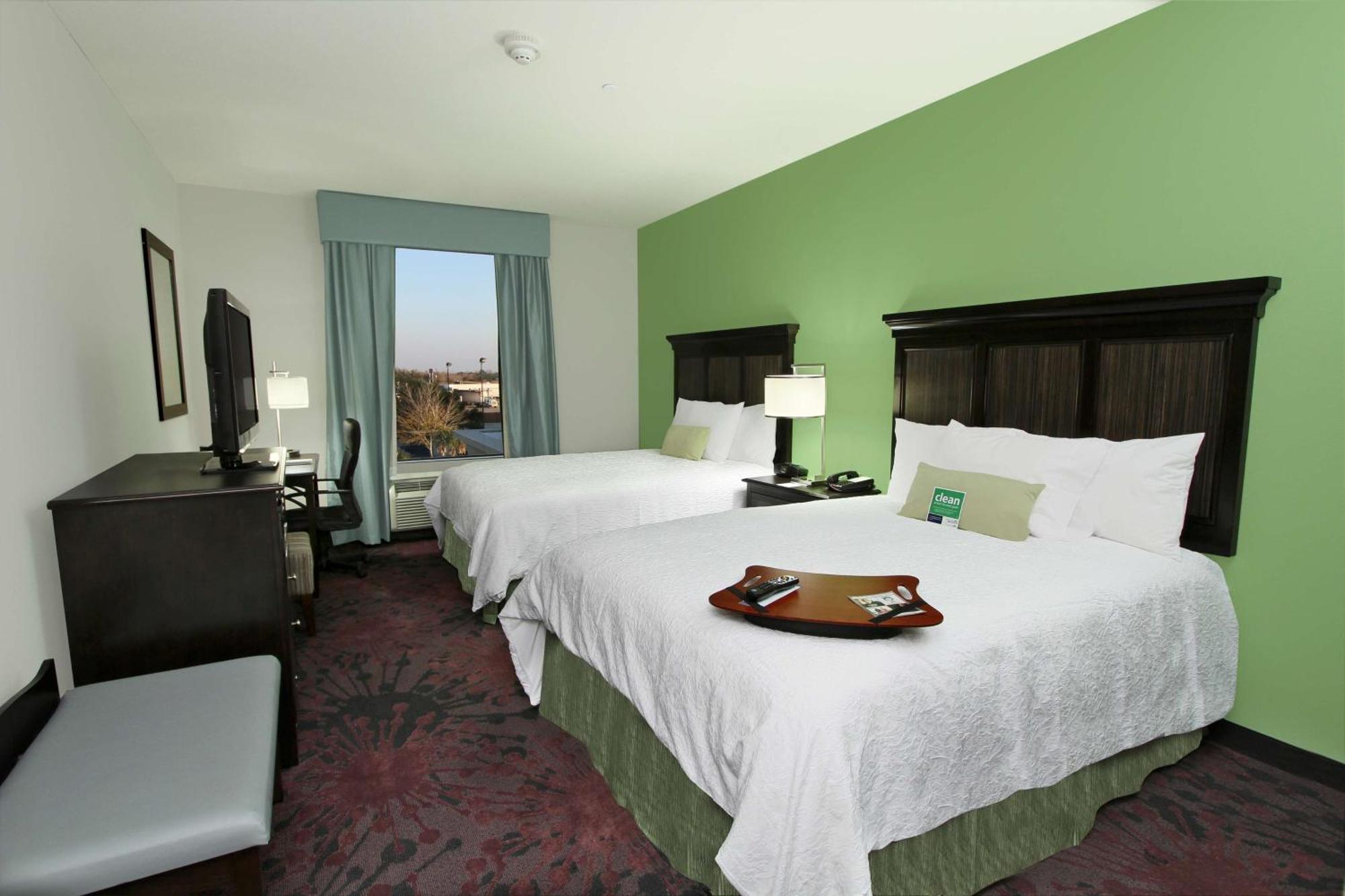 Hampton Inn & Suites Winnie Exterior foto
